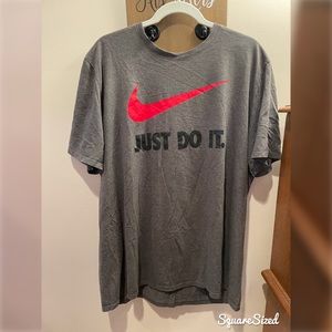 Nike men’s shirt